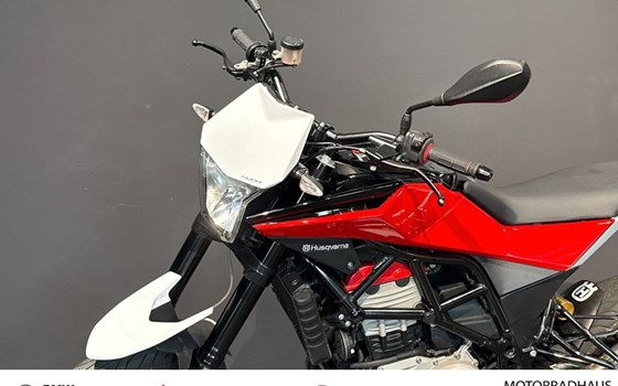 Gebrauchtmotorrad Husqvarna Nuda 900 R - Bild 9