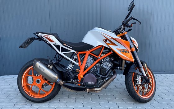 Gebrauchtmotorrad KTM 1290 Super Duke R - Bild 2 Gebrauchtmotorrad KTM 1290 Super Duke R - Bild 2