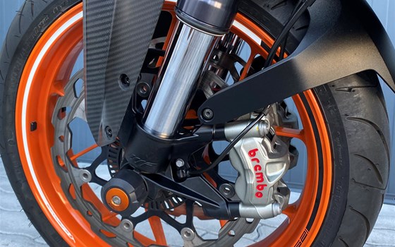 Gebrauchtmotorrad KTM 1290 Super Duke R - Bild 8 Gebrauchtmotorrad KTM 1290 Super Duke R - Bild 8