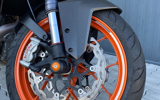 Gebrauchtmotorrad KTM 1290 Super Duke R - Bild 7 Gebrauchtmotorrad KTM 1290 Super Duke R - Bild 7