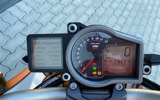 Gebrauchtmotorrad KTM 1290 Super Duke R - Bild 4 Gebrauchtmotorrad KTM 1290 Super Duke R - Bild 4