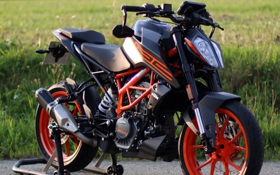 Gebrauchtmotorrad KTM 125 Duke - Bild 1 Gebrauchtmotorrad KTM 125 Duke - Bild 1
