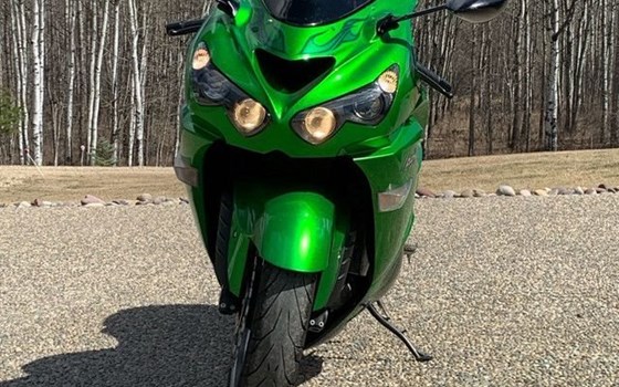 Gebrauchtmotorrad Kawasaki Ninja ZX-10R - Bild 4 Gebrauchtmotorrad Kawasaki Ninja ZX-10R - Bild 4
