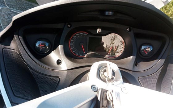 Gebrauchtmotorrad Can-Am Spyder RT - Bild 4