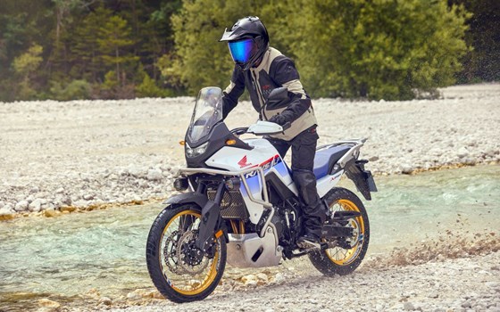 Neufahrzeug Honda XL750 Transalp - Bild 9 Neufahrzeug Honda XL750 Transalp - Bild 9