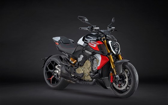 Neufahrzeug Ducati Diavel V4 RS - Bild 10 Neufahrzeug Ducati Diavel V4 RS - Bild 10
