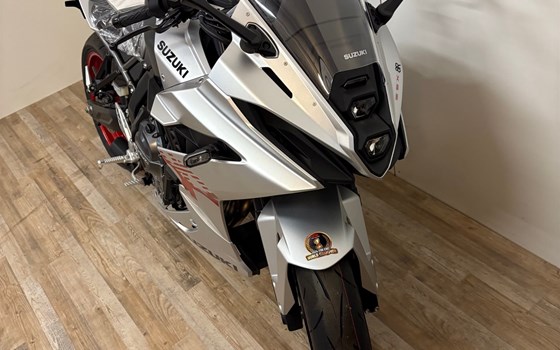 Neufahrzeug Suzuki GSX-8R - Bild 2 Neufahrzeug Suzuki GSX-8R - Bild 2
