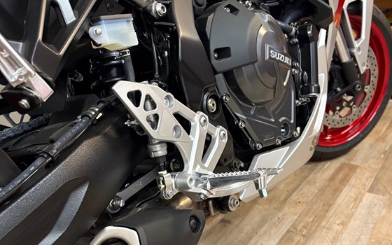 Neufahrzeug Suzuki GSX-8R - Bild 4 Neufahrzeug Suzuki GSX-8R - Bild 4