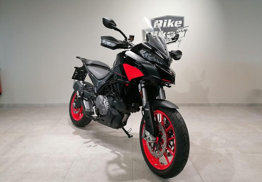 Ducati Multistrada V2 S (schwarz)
