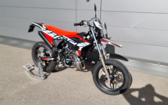 Gebrauchtmotorrad Beta RR 50 Motard - Bild 2 Gebrauchtmotorrad Beta RR 50 Motard - Bild 2