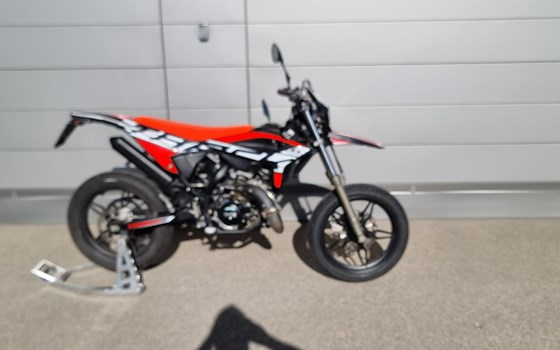 Gebrauchtmotorrad Beta RR 50 Motard - Bild 3 Gebrauchtmotorrad Beta RR 50 Motard - Bild 3