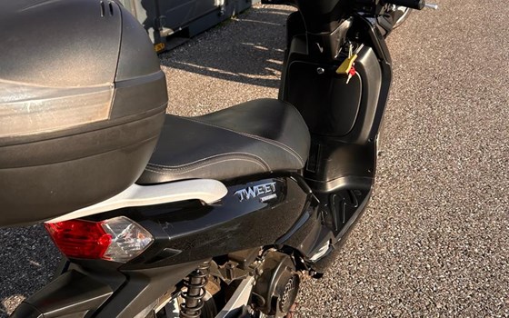 Gebrauchtmotorrad Peugeot Tweet 125 - Bild 3 Gebrauchtmotorrad Peugeot Tweet 125 - Bild 3