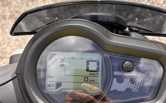 Neufahrzeug Yamaha RayZR - Bild 10 Neufahrzeug Yamaha RayZR - Bild 10