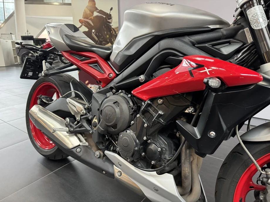 Angebot Triumph Street Triple RX Bild 10: Angebot Triumph Street Triple RX