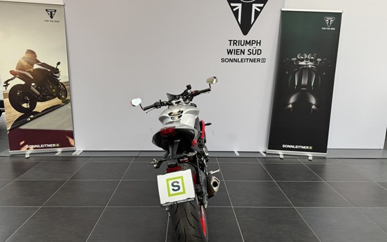 Gebrauchtmotorrad Triumph Street Triple RX - Bild 4 Gebrauchtmotorrad Triumph Street Triple RX - Bild 4