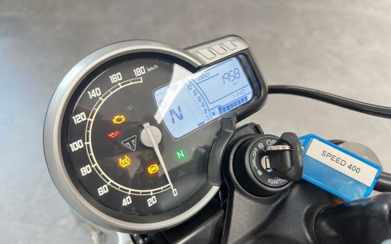 Gebrauchtmotorrad Triumph Speed 400 - Bild 4