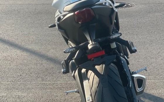 Gebrauchtmotorrad Triumph Street Triple R - Bild 4
