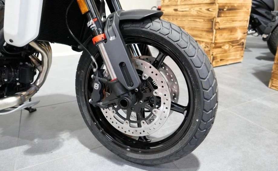 Angebot Husqvarna Svartpilen 801 Bild 8: Angebot Husqvarna Svartpilen 801