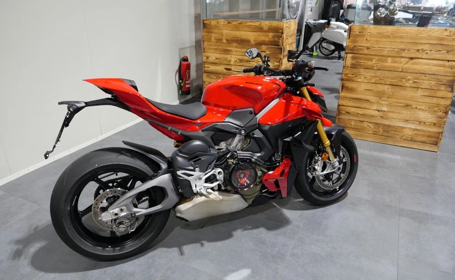 Angebot Ducati Streetfighter V4 S Bild 6: Angebot Ducati Streetfighter V4 S
