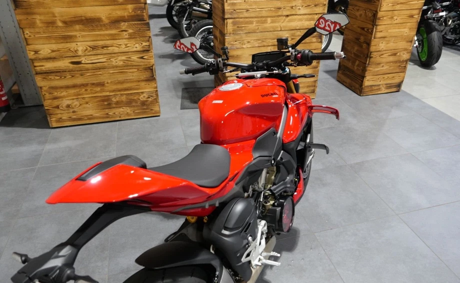 Angebot Ducati Streetfighter V4 S Bild 9: Angebot Ducati Streetfighter V4 S