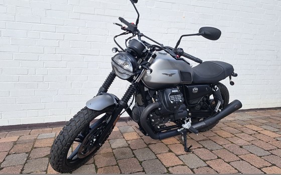 Gebrauchtmotorrad Moto Guzzi V7 Stone - Bild 1