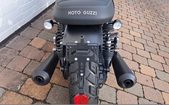 Gebrauchtmotorrad Moto Guzzi V7 Stone - Bild 8