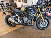 Gebrauchtmotorrad Triumph Speed Triple 1200 RS