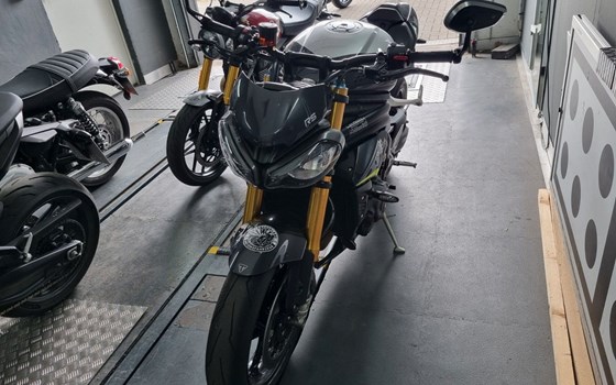 Gebrauchtmotorrad Triumph Speed Triple 1200 RS - Bild 7