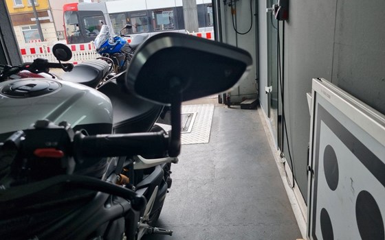 Gebrauchtmotorrad Triumph Speed Triple 1200 RS - Bild 8