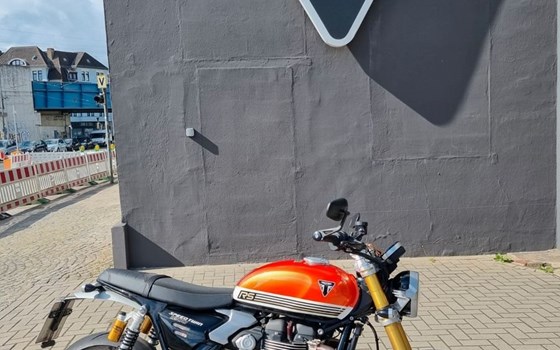 Gebrauchtmotorrad Triumph Speed Twin 1200 RS - Bild 1