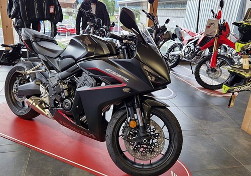 Honda CBR650R E-Clutch