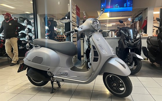 Neufahrzeug Vespa GTS 300 Super Tech - Bild 1