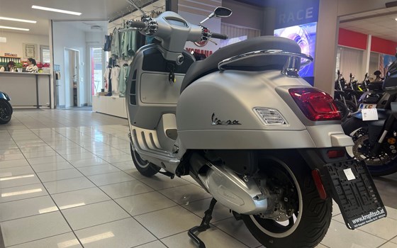 Neufahrzeug Vespa GTS 300 Super Tech - Bild 3