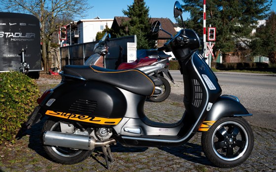 Gebrauchtmotorrad Vespa GTS 125 Super Sport - Bild 1 Gebrauchtmotorrad Vespa GTS 125 Super Sport - Bild 1