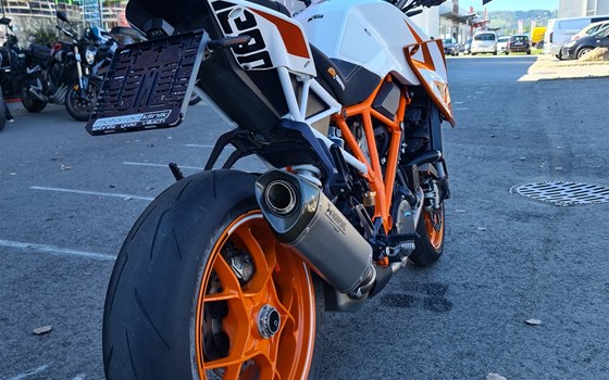 Gebrauchtmotorrad KTM 1290 Super Duke - Bild 4 Gebrauchtmotorrad KTM 1290 Super Duke - Bild 4