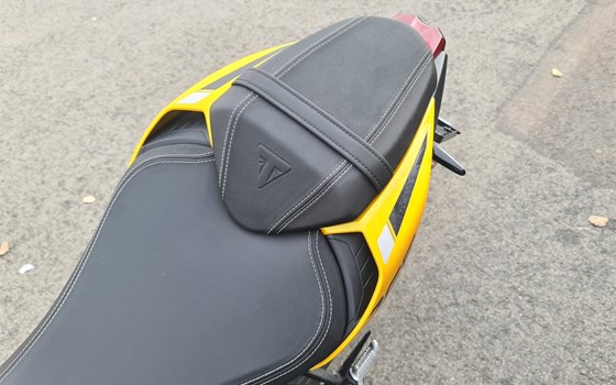 Gebrauchtmotorrad Triumph Street Triple 765 RS - Bild 11 Gebrauchtmotorrad Triumph Street Triple 765 RS - Bild 11