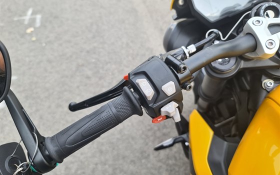 Gebrauchtmotorrad Triumph Street Triple 765 RS - Bild 9 Gebrauchtmotorrad Triumph Street Triple 765 RS - Bild 9