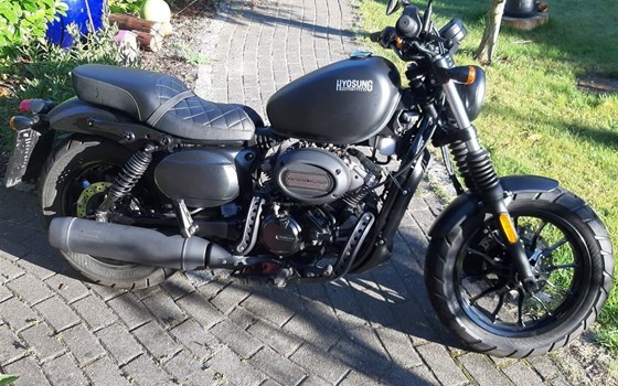 Gebrauchtmotorrad Hyosung Aquila GV 125 Cruiser - Bild 1