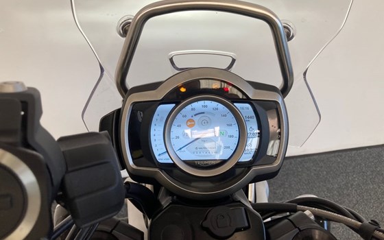 Gebrauchtmotorrad Triumph SCRAMBLER 1200 XE CHROME EDITION - Bild 15 Gebrauchtmotorrad Triumph SCRAMBLER 1200 XE CHROME EDITION - Bild 15