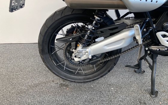 Gebrauchtmotorrad Triumph SCRAMBLER 1200 XE CHROME EDITION - Bild 8 Gebrauchtmotorrad Triumph SCRAMBLER 1200 XE CHROME EDITION - Bild 8