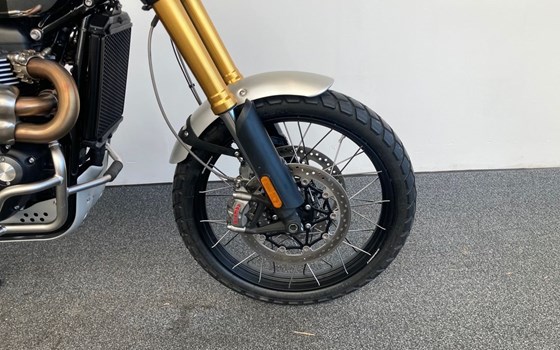Gebrauchtmotorrad Triumph SCRAMBLER 1200 XE CHROME EDITION - Bild 9 Gebrauchtmotorrad Triumph SCRAMBLER 1200 XE CHROME EDITION - Bild 9
