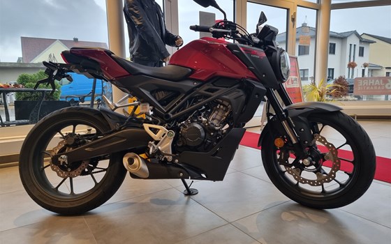 Gebrauchtmotorrad Honda CB125R - Bild 1