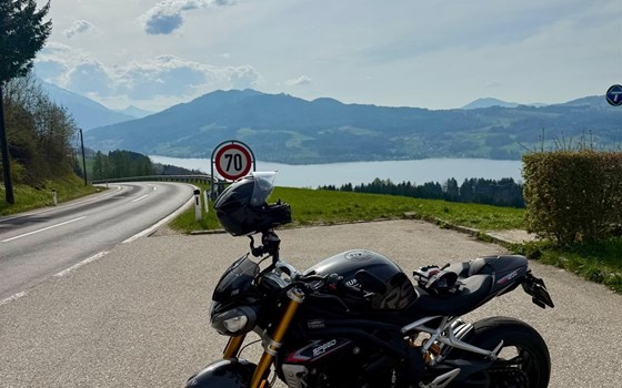 Gebrauchtmotorrad Triumph Speed Triple 1200 RS - Bild 1 Gebrauchtmotorrad Triumph Speed Triple 1200 RS - Bild 1