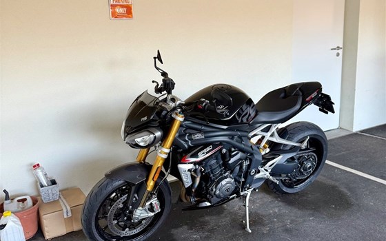 Gebrauchtmotorrad Triumph Speed Triple 1200 RS - Bild 2 Gebrauchtmotorrad Triumph Speed Triple 1200 RS - Bild 2