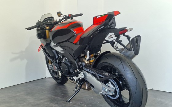 Neufahrzeug Aprilia Tuono V4 1100 Factory - Bild 2 Neufahrzeug Aprilia Tuono V4 1100 Factory - Bild 2