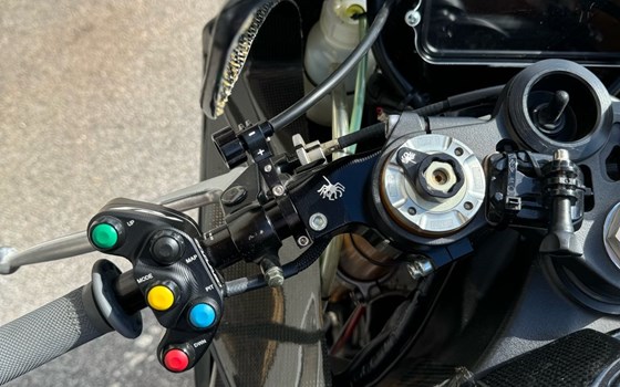 Gebrauchtmotorrad Yamaha R1 RACE - Bild 12 Gebrauchtmotorrad Yamaha R1 RACE - Bild 12