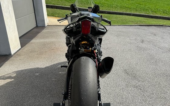 Gebrauchtmotorrad Yamaha R1 RACE - Bild 3 Gebrauchtmotorrad Yamaha R1 RACE - Bild 3