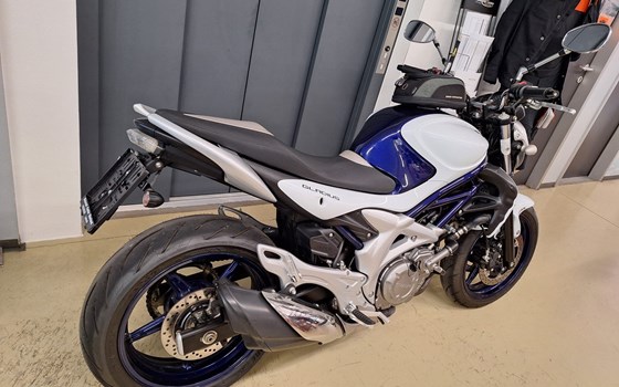 Gebrauchtmotorrad Suzuki SFV 650 Gladius - Bild 3 Gebrauchtmotorrad Suzuki SFV 650 Gladius - Bild 3