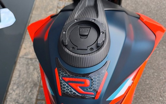 Gebrauchtmotorrad KTM 1290 Super Duke R - Bild 9 Gebrauchtmotorrad KTM 1290 Super Duke R - Bild 9