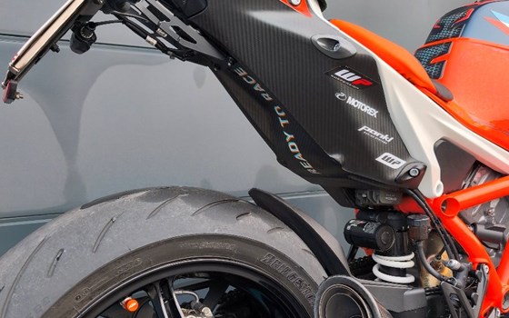 Gebrauchtmotorrad KTM 1290 Super Duke R - Bild 12 Gebrauchtmotorrad KTM 1290 Super Duke R - Bild 12